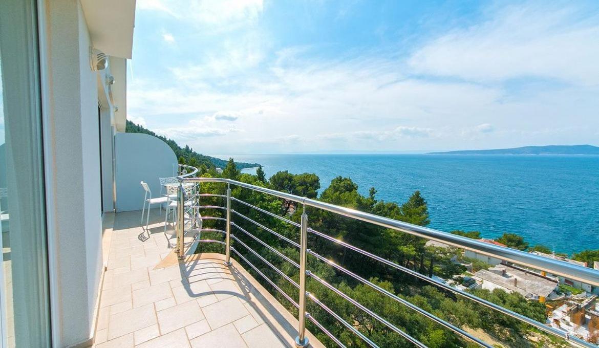Villa Issea Брела Екстер'єр фото