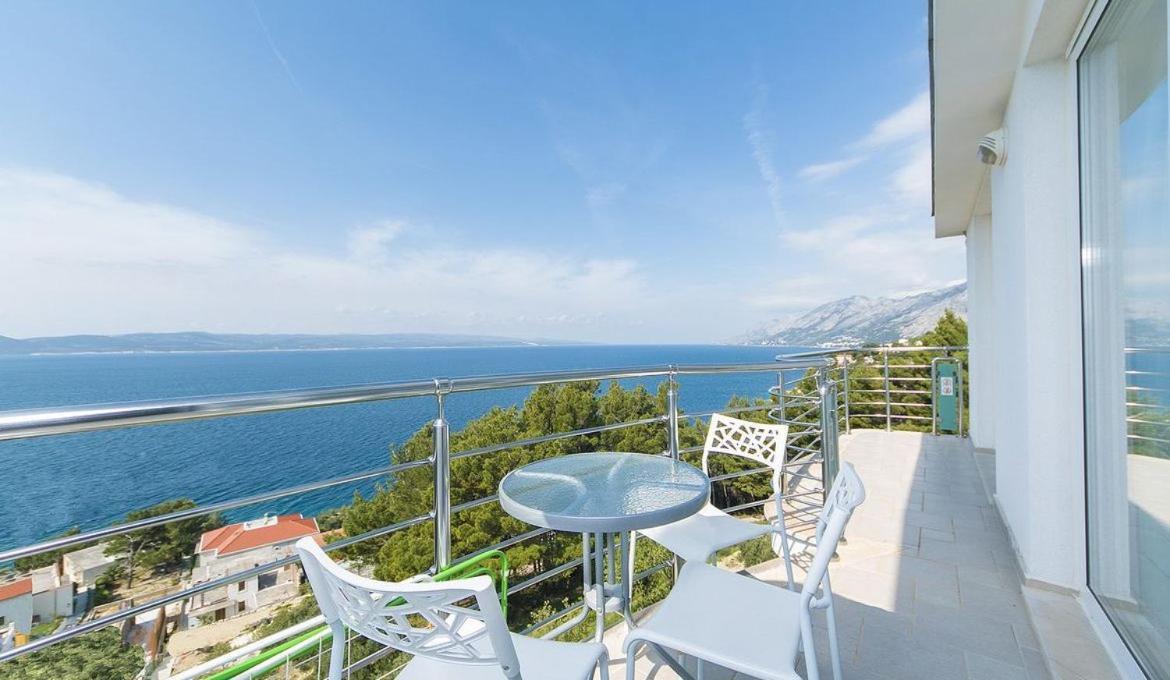 Villa Issea Брела Екстер'єр фото